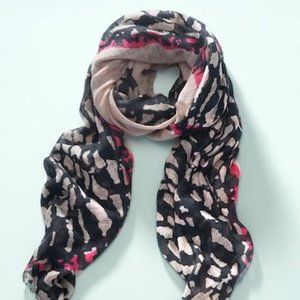 Stella & Dot Heritage Lace Pattern Scarf